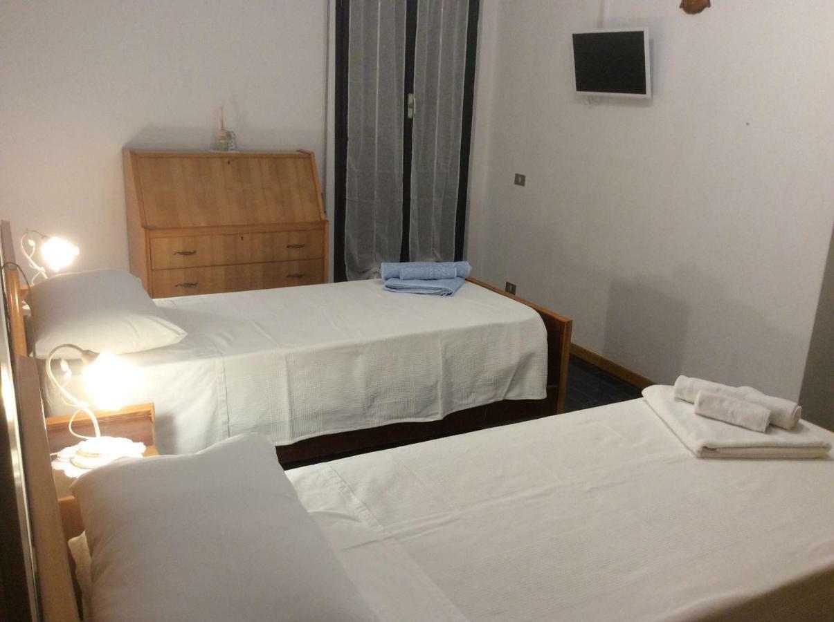 Affittacamere Le Apuane Mezzana  Esterno foto
